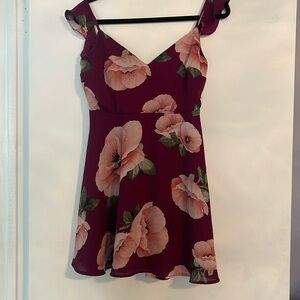 Lulus Small floral dress